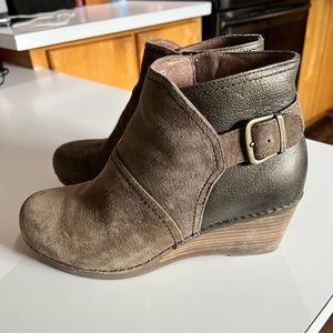 Dansko booties 7.5/38